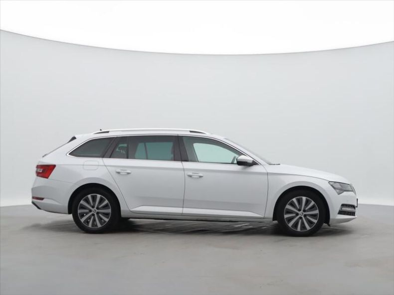 Škoda Superb - hlavní fotka