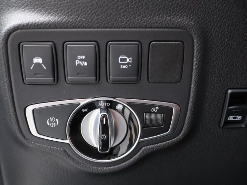 Mercedes Třída X - hlavní fotka