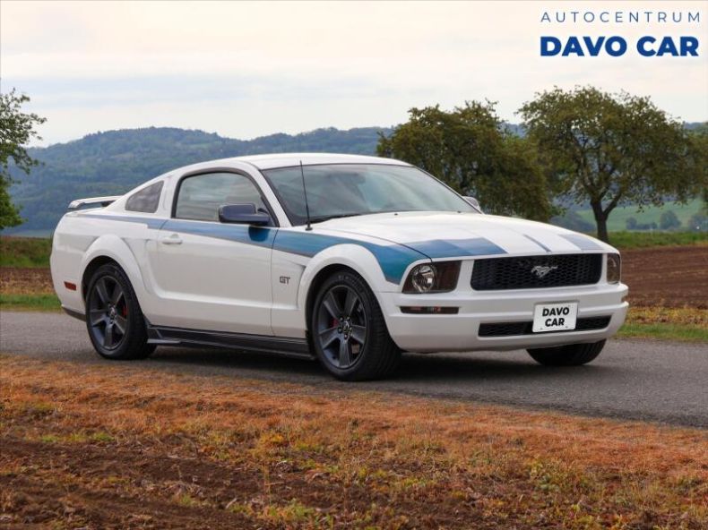 Ford Mustang - hlavní foto