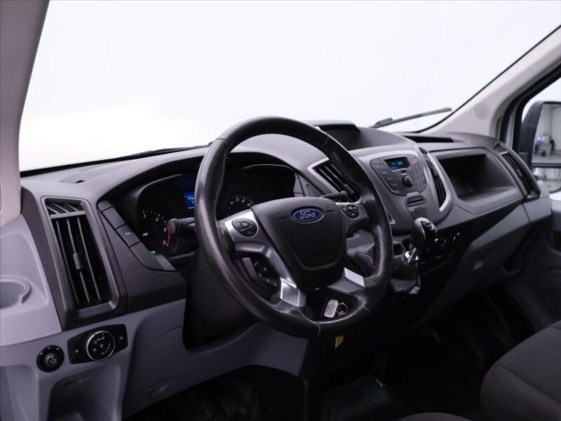 Ford Transit - hlavní fotka