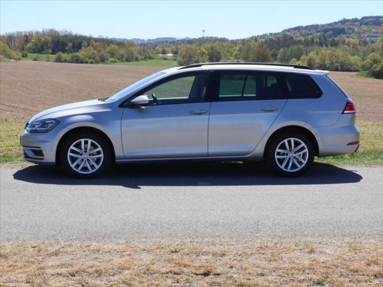 Volkswagen Golf - hlavní fotka