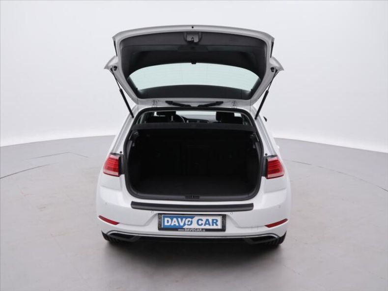 Volkswagen Golf - hlavní fotka