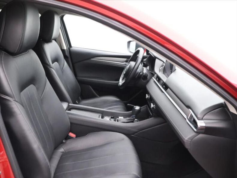Mazda 6 - hlavní fotka