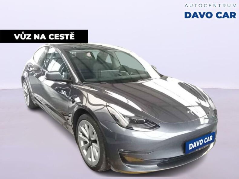 Tesla Model 3 - hlavní foto