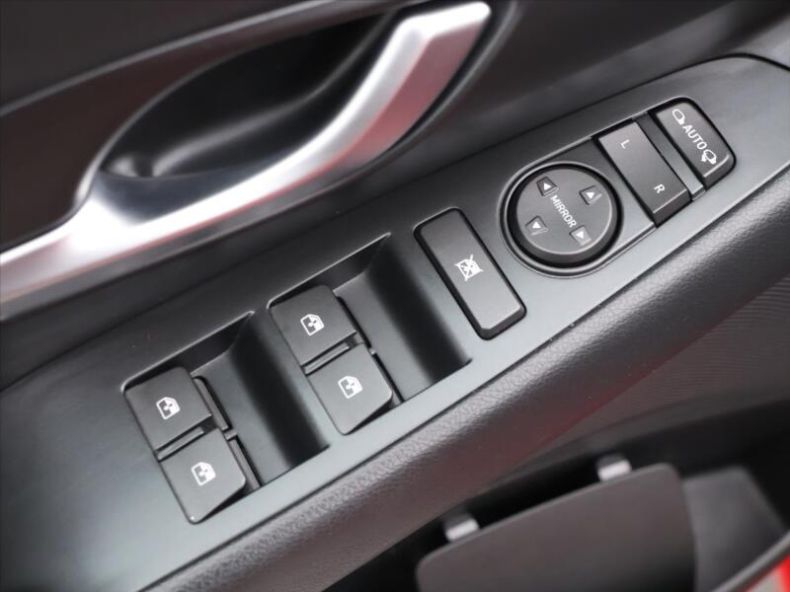 Hyundai i30 - hlavní fotka