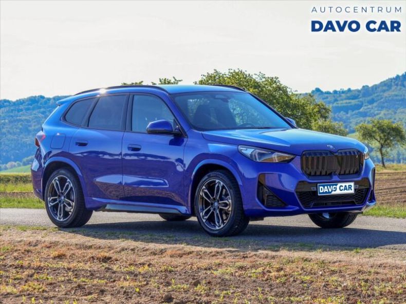 BMW iX1 - hlavní foto
