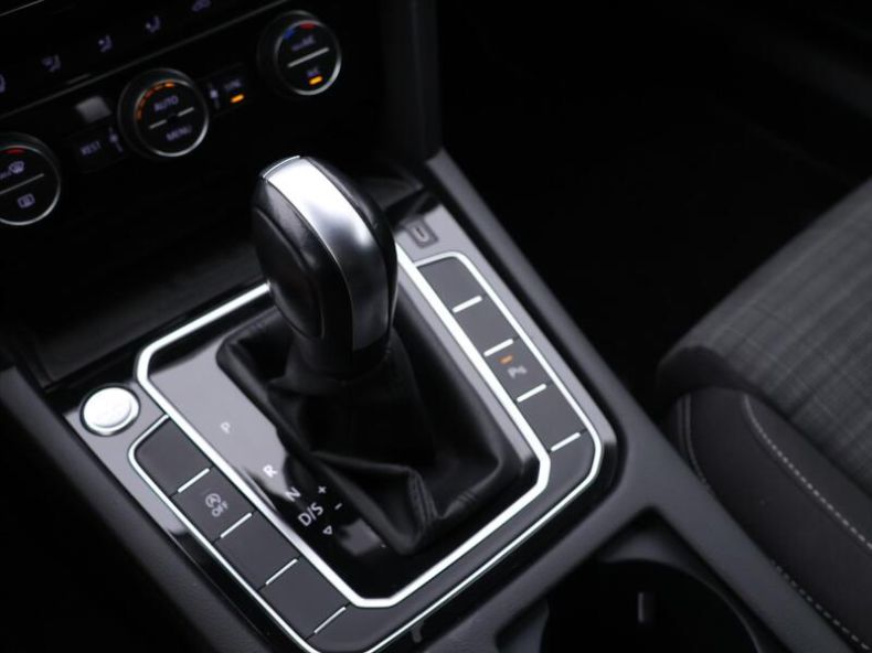 Volkswagen Passat - hlavní fotka