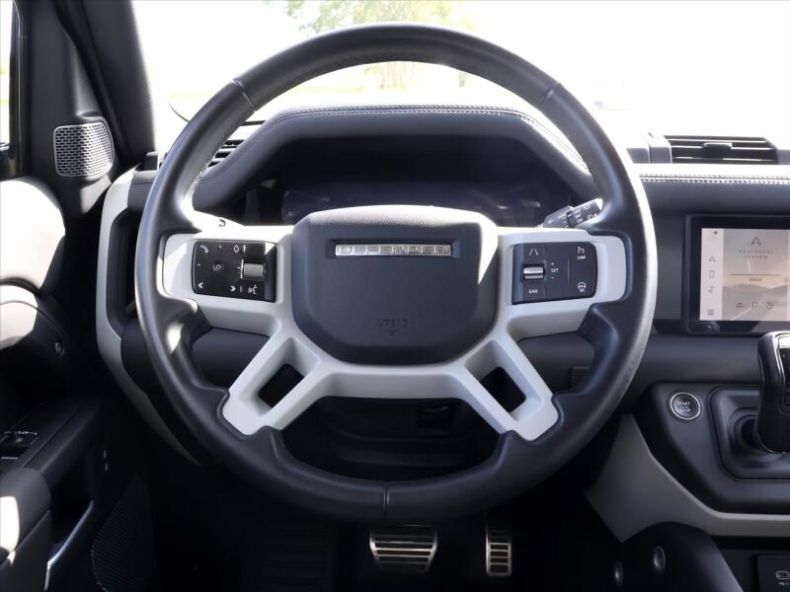 Land Rover Defender - hlavní fotka