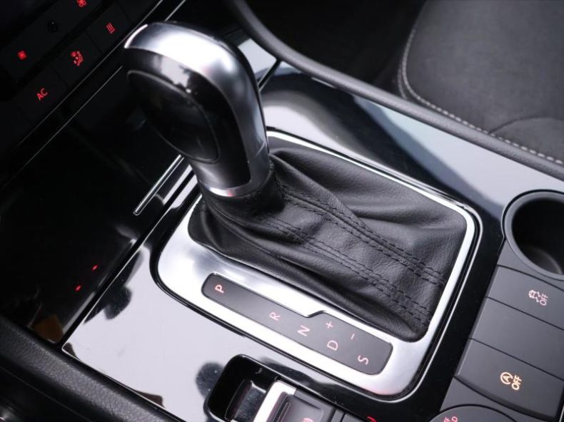 Volkswagen Touareg - hlavní fotka
