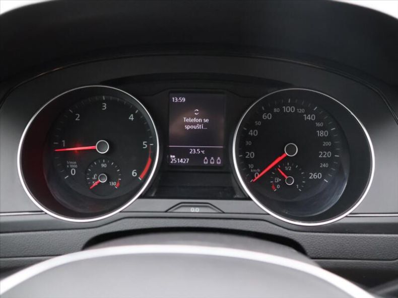 Volkswagen Passat - hlavní fotka