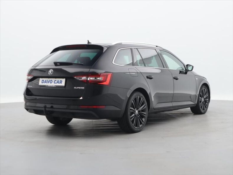 Škoda Superb - hlavní foto