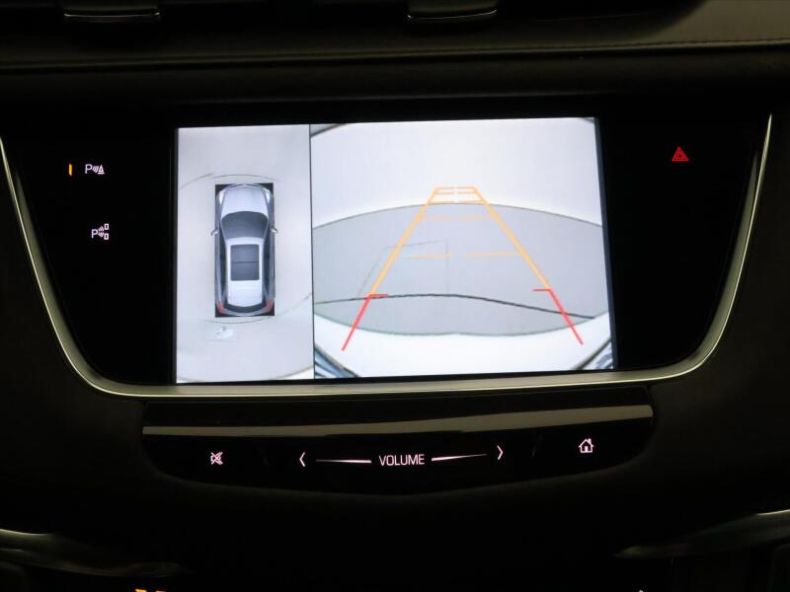 Cadillac XTS - hlavní fotka