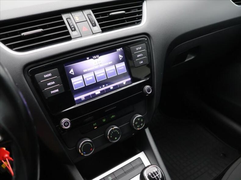 Škoda Octavia - hlavní fotka