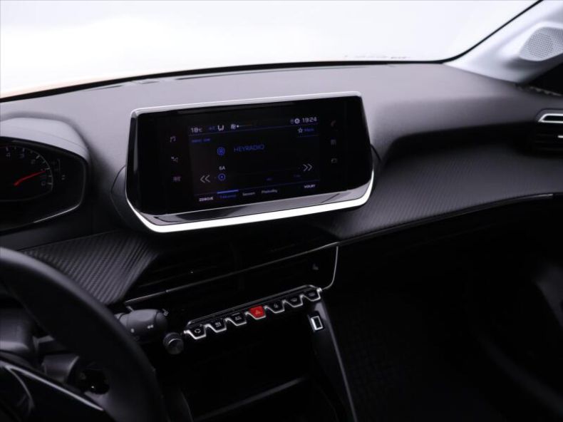 Peugeot 208 - hlavní fotka