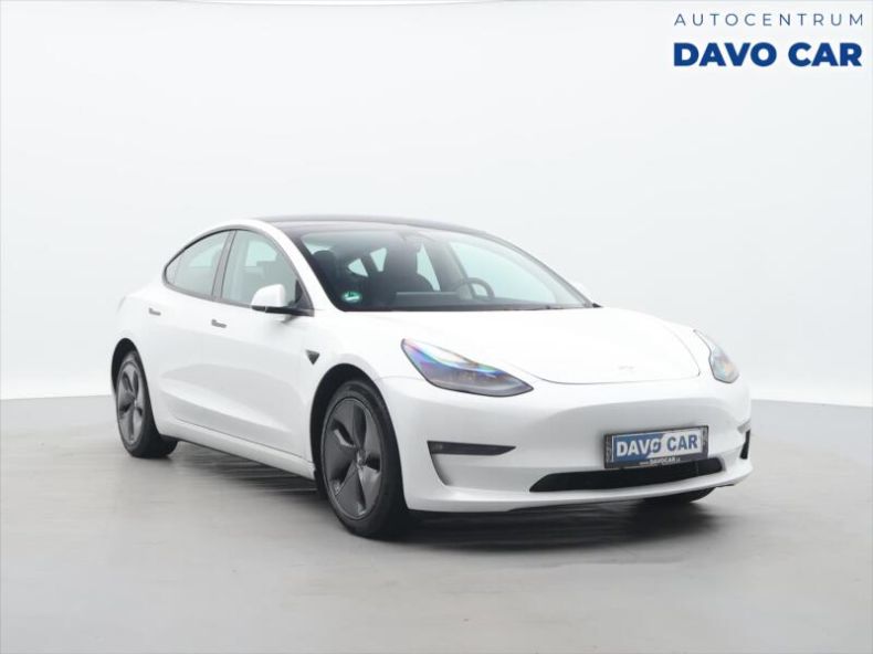 Tesla Model 3 - hlavní fotka inzerátu