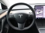 Tesla Model 3 - fotka číslo 17