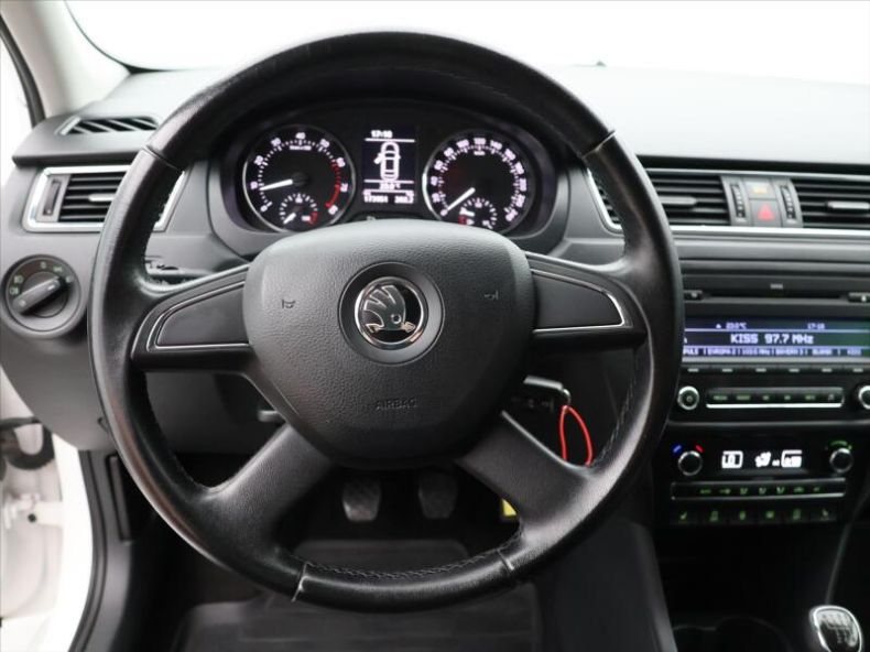 Škoda Rapid - hlavní fotka