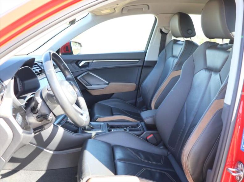 Audi Q3 - hlavní fotka