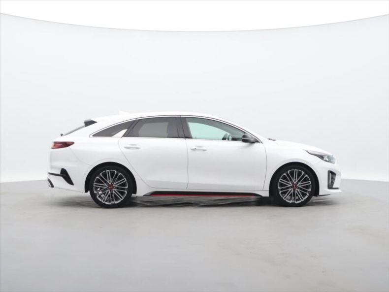 Kia Cee'd - hlavní fotka