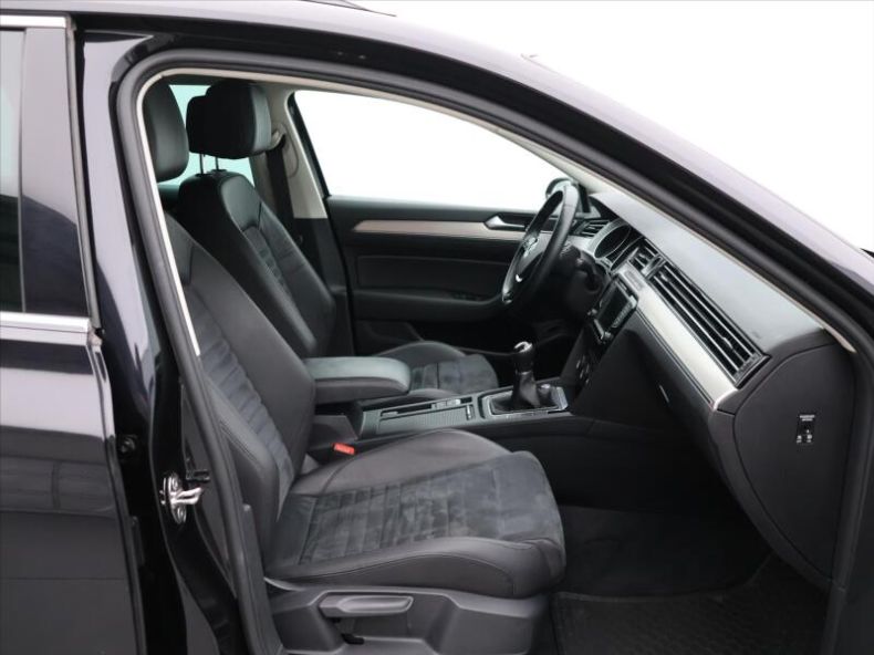 Volkswagen Passat - hlavní fotka