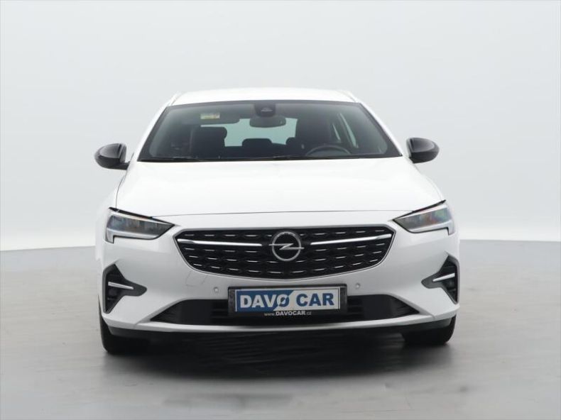Opel Insignia - hlavní fotka