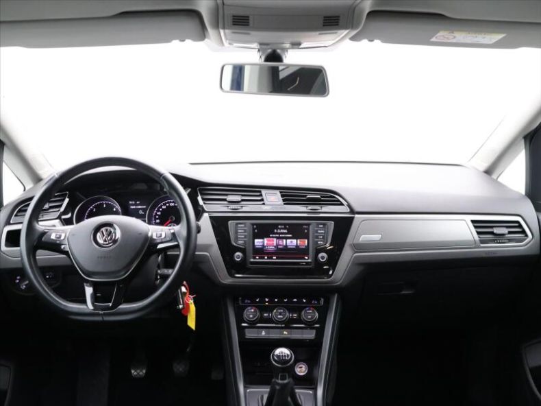 Volkswagen Touran - hlavní fotka