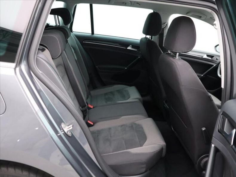 Volkswagen Golf - hlavní fotka