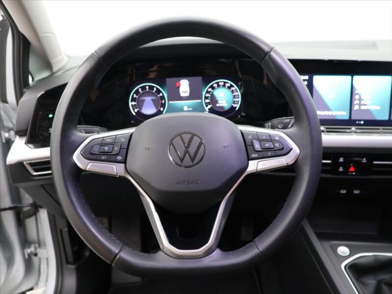 Volkswagen Golf - hlavní fotka