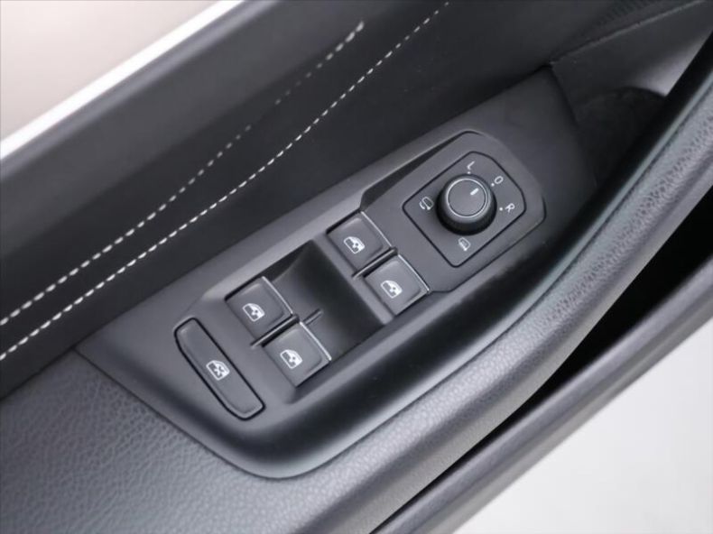 Volkswagen Passat - hlavní fotka