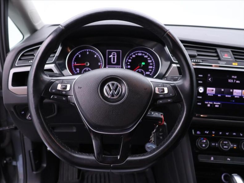 Volkswagen Touran - hlavní fotka