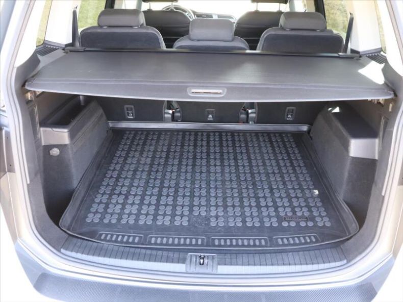Volkswagen Touran - hlavní fotka