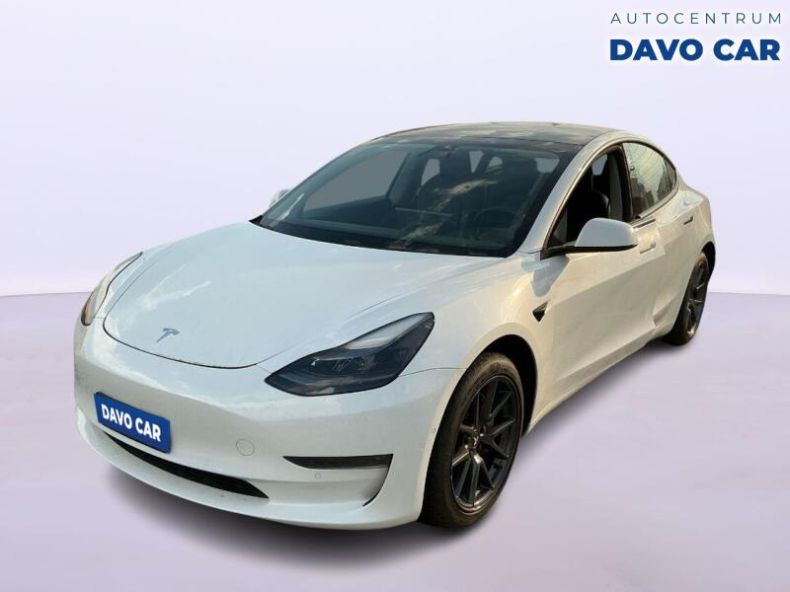 Tesla Model 3 - hlavní foto