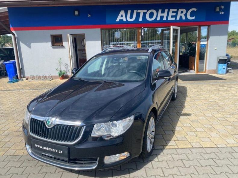 Škoda Superb - hlavní foto