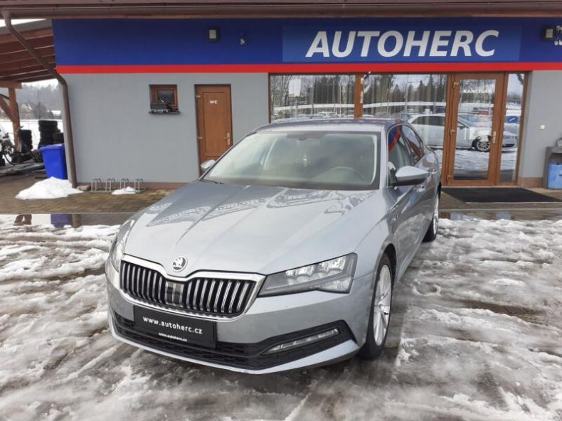 Škoda Superb - hlavní foto