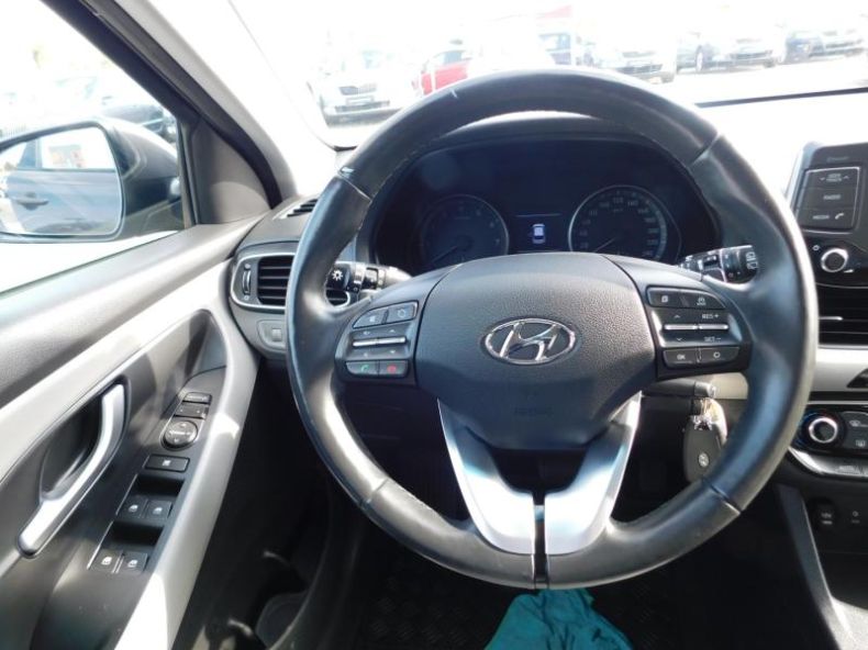 Hyundai i30 - hlavní fotka