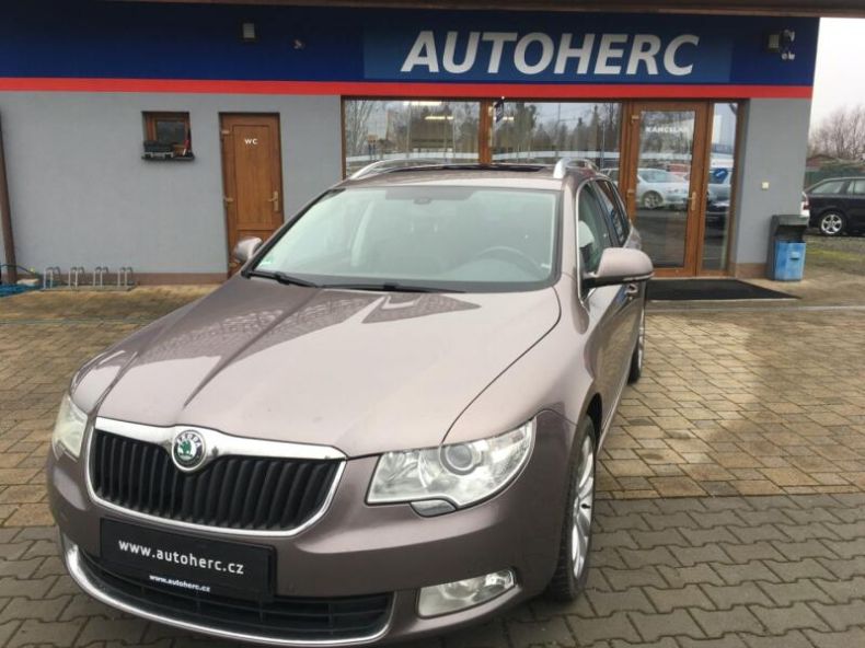 Škoda Superb - hlavní foto