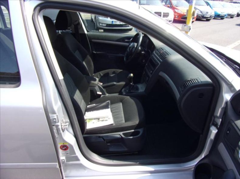 Škoda Octavia - hlavní fotka