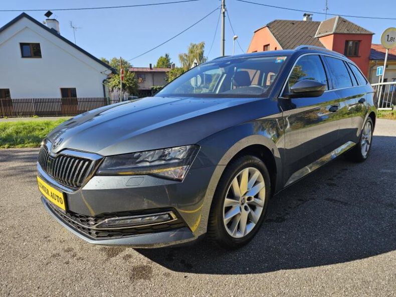 Škoda Superb - hlavní foto
