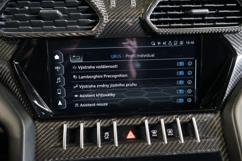 Lamborghini Urus - hlavní fotka