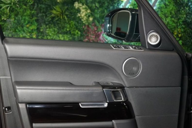 Land Rover Range Rover - hlavní fotka