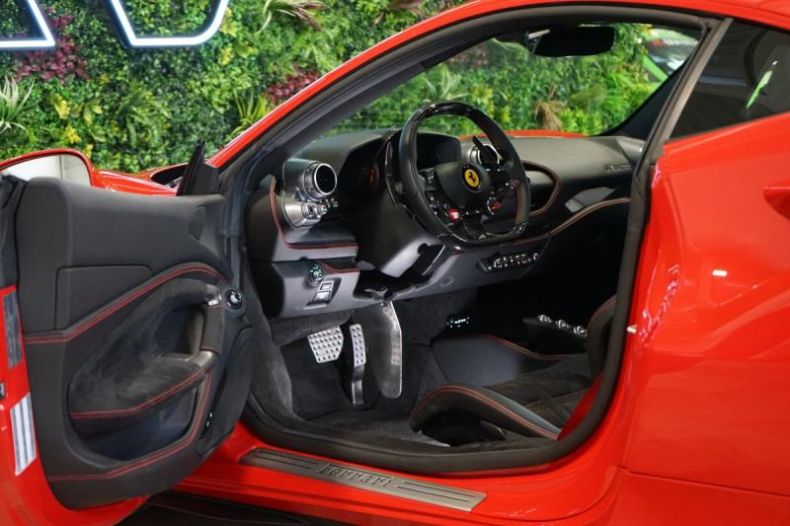 Ferrari F8 - hlavní fotka