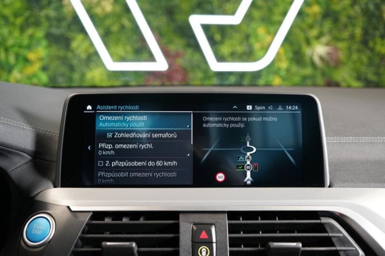 BMW iX3 - hlavní fotka