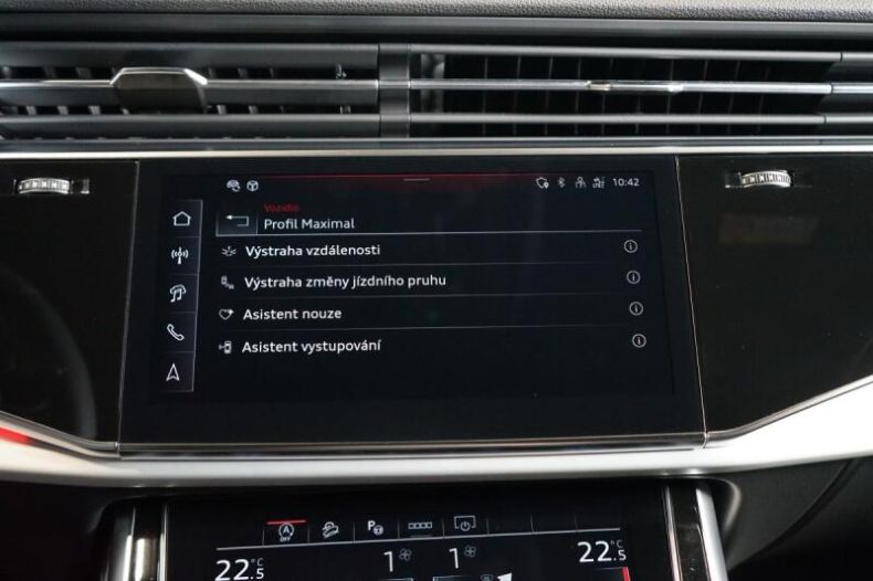 Audi Q8 - hlavní fotka