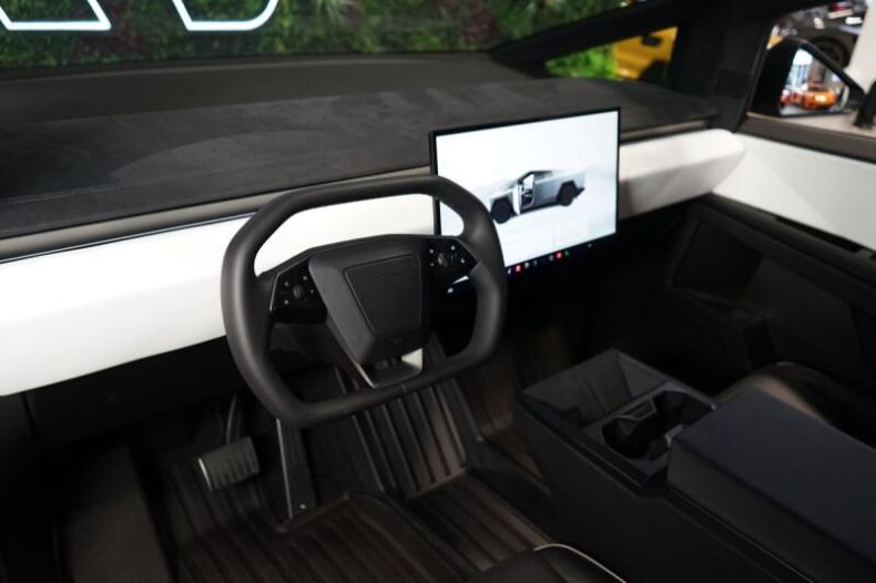 Tesla Cybertruck - hlavní fotka