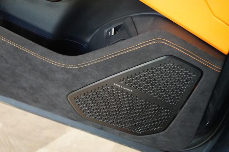 Lamborghini Urus - hlavní fotka