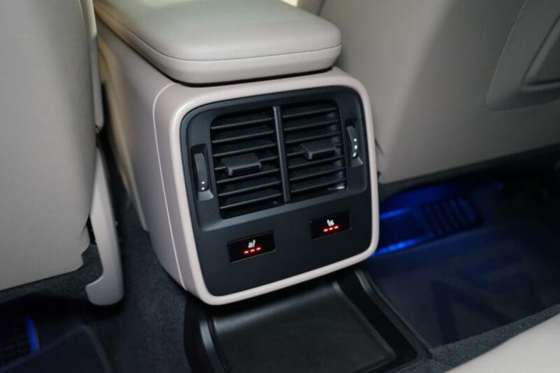 Porsche Taycan - hlavní fotka