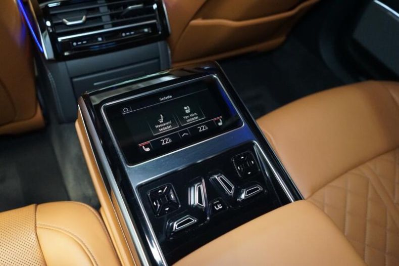 Audi S8 - hlavní fotka