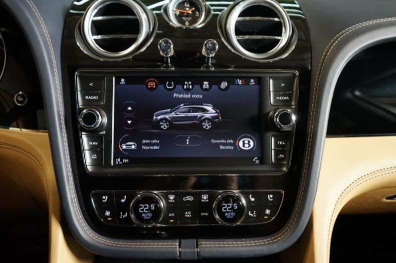 Bentley Bentayga - hlavní fotka
