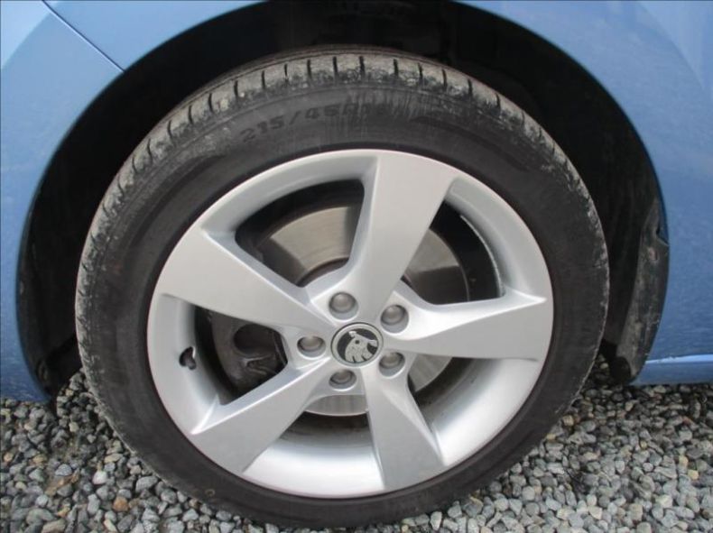 Škoda Rapid - hlavní fotka