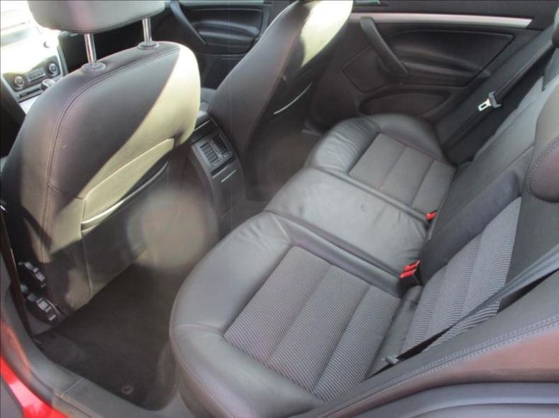 Škoda Octavia - hlavní fotka